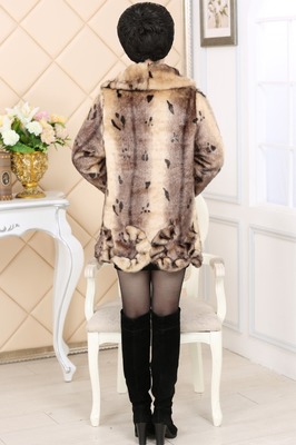 新款中老年女裝冬裝仿貂毛皮草大衣——保暖時尚的媽媽裝大碼外套